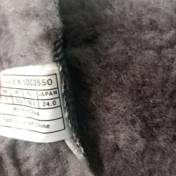 UGG leather waterproof boots - size 7 US - Picture 8 of 12